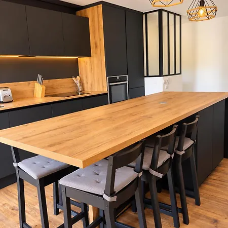 Apartment Superbe Duplex Climatise, Piscine, 15min Promenade Des